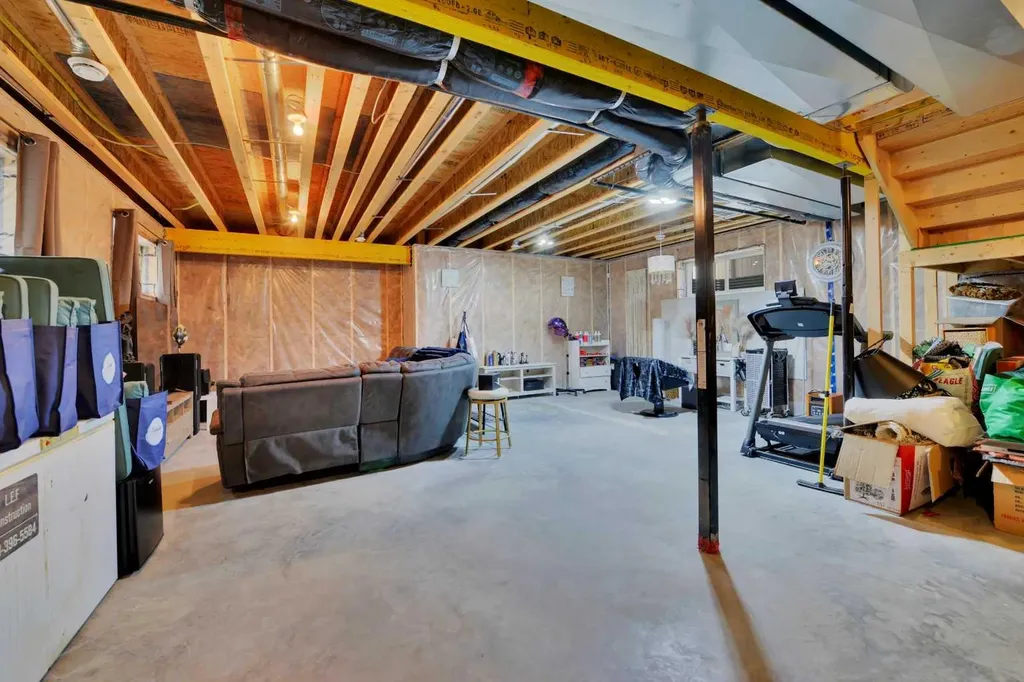 367 Lancaster Drive Red Deer AB T4R 0R1