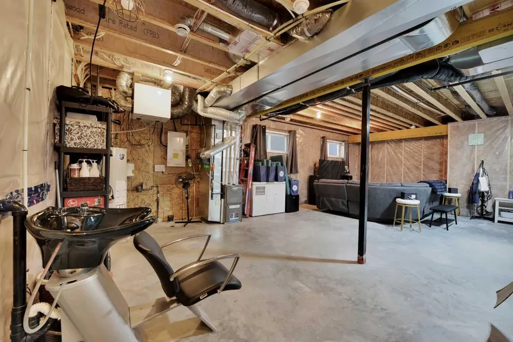 367 Lancaster Drive Red Deer AB T4R 0R1