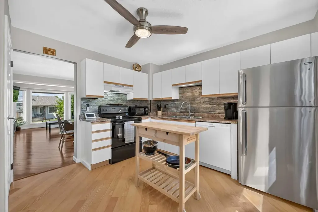 22 Rivercrest Way SE Calgary AB T2C4J8