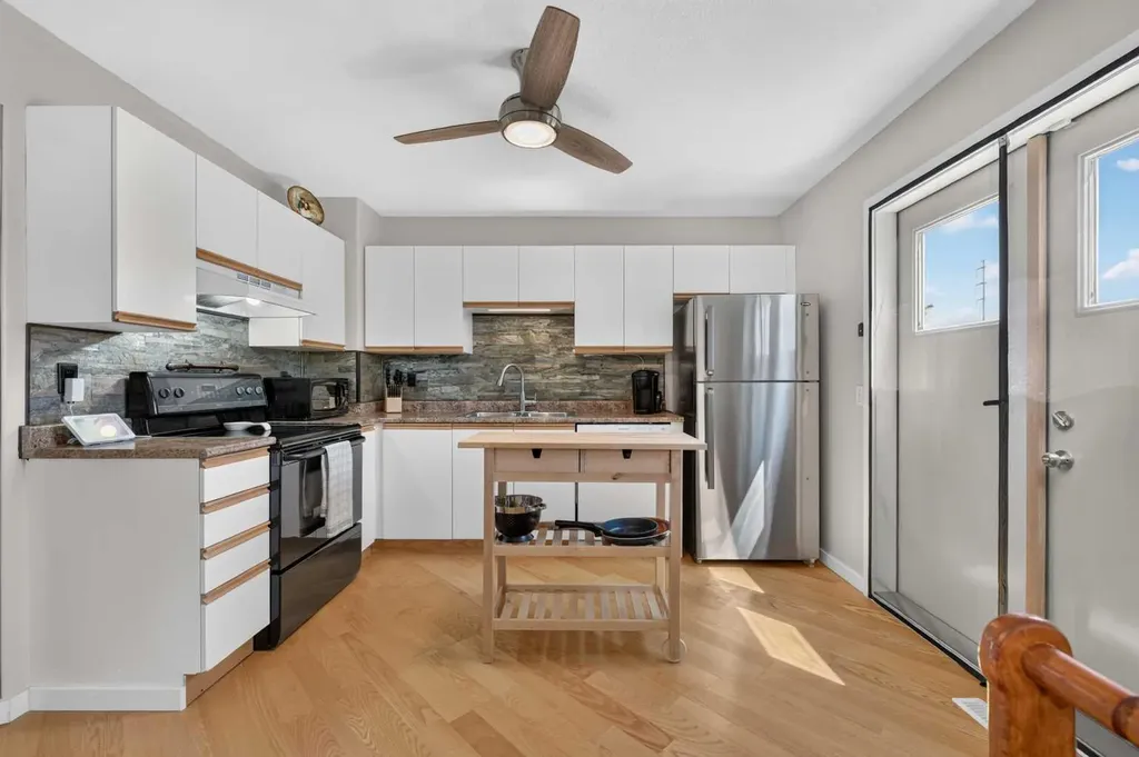 22 Rivercrest Way SE Calgary AB T2C4J8
