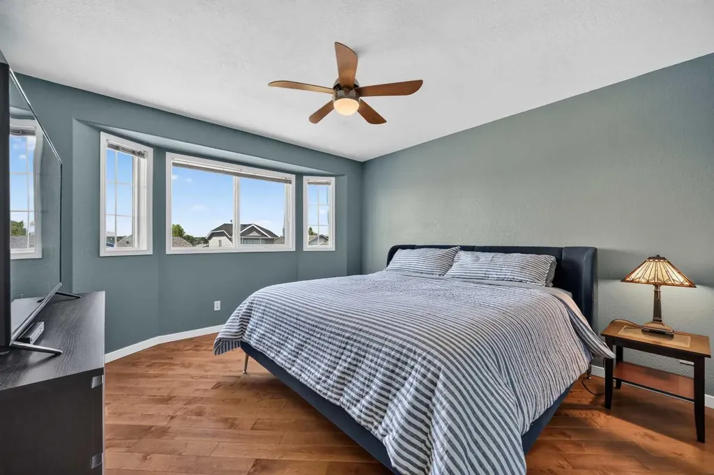 22 Rivercrest Way SE Calgary AB T2C4J8