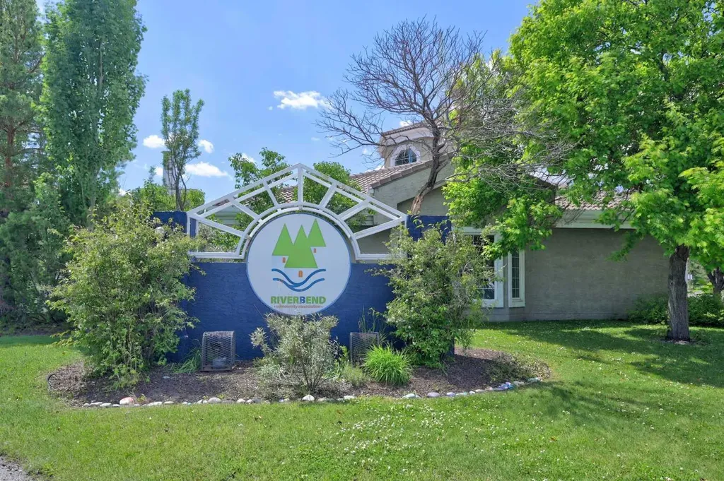 22 Rivercrest Way SE Calgary AB T2C4J8