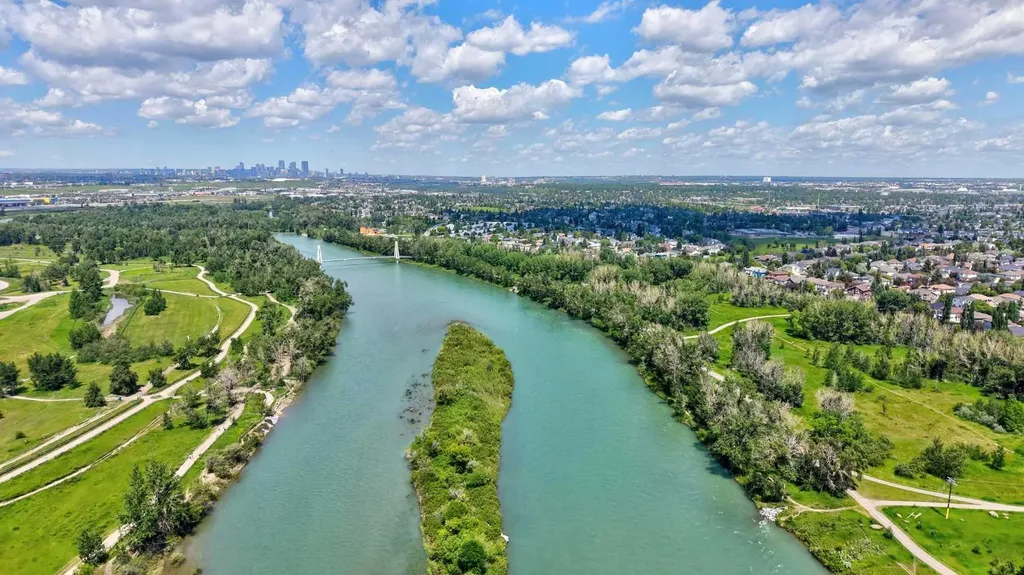22 Rivercrest Way SE Calgary AB T2C4J8