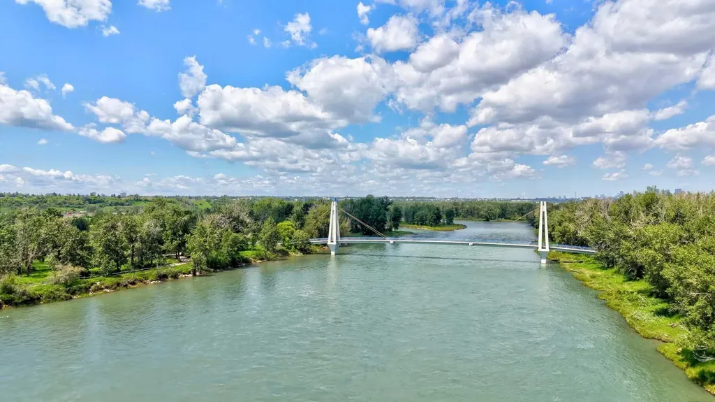 22 Rivercrest Way SE Calgary AB T2C4J8
