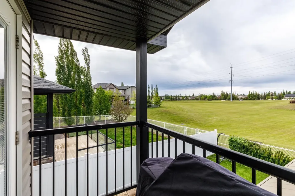 136 Illingsworth Close Red Deer AB T4R 0B1