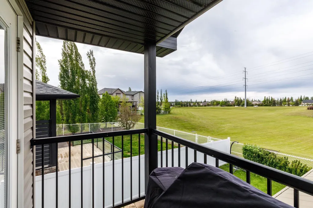 136 Illingsworth Close Red Deer AB T4R 0B1