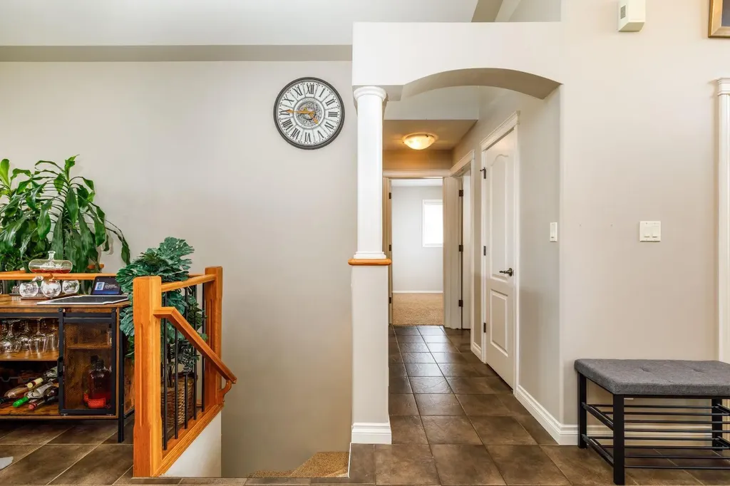 136 Illingsworth Close Red Deer AB T4R 0B1
