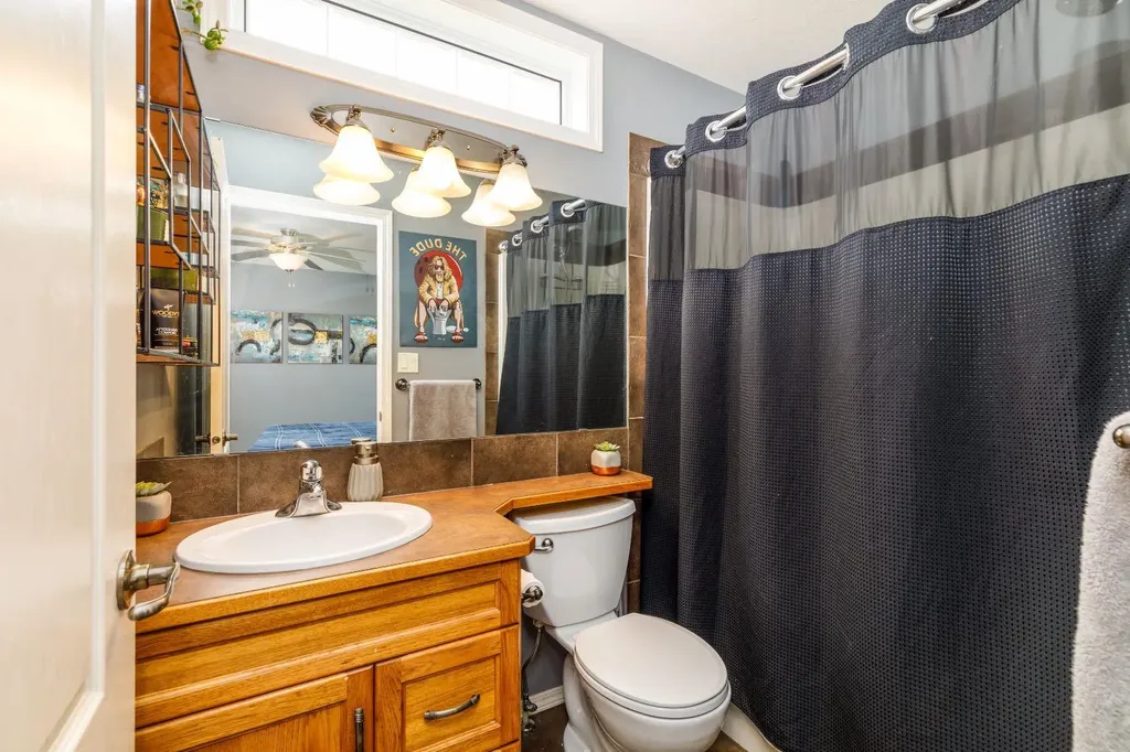 136 Illingsworth Close Red Deer AB T4R 0B1