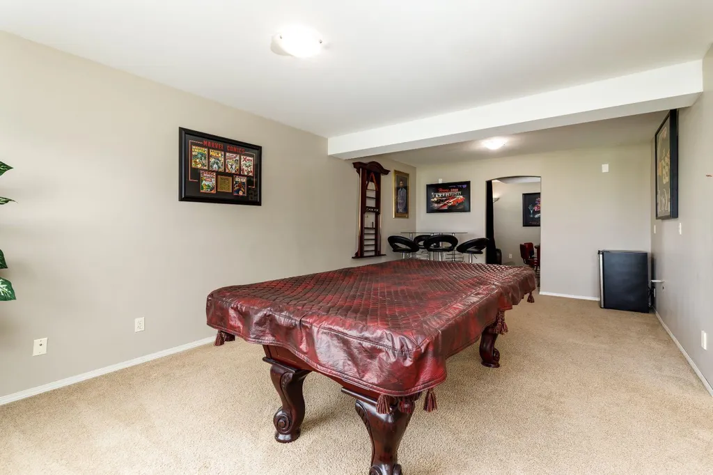 136 Illingsworth Close Red Deer AB T4R 0B1