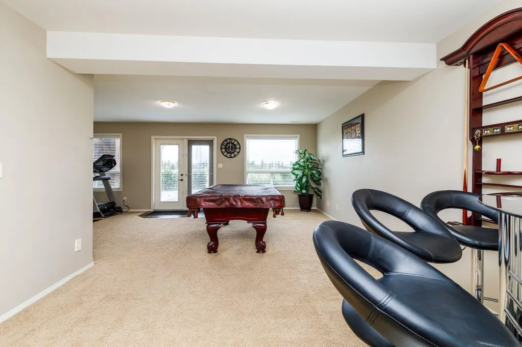 136 Illingsworth Close Red Deer AB T4R 0B1