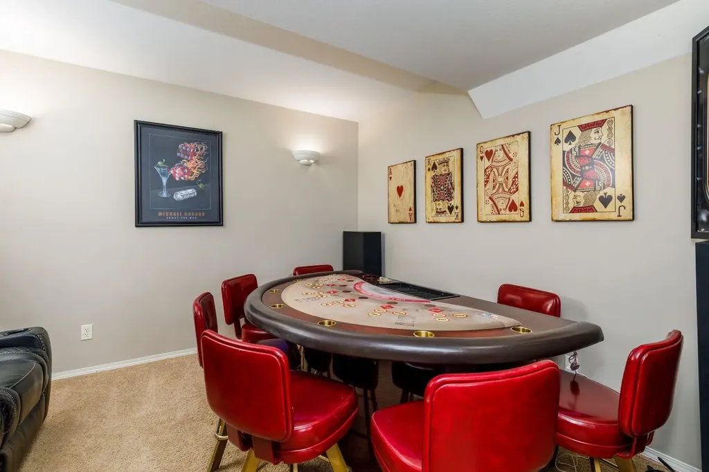 136 Illingsworth Close Red Deer AB T4R 0B1
