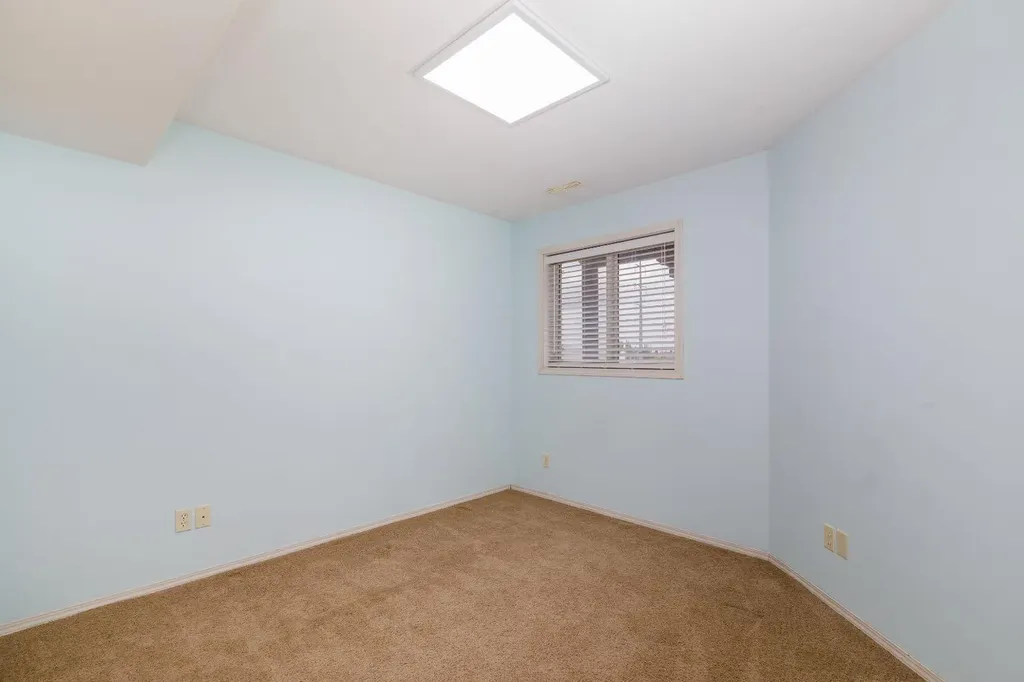 136 Illingsworth Close Red Deer AB T4R 0B1