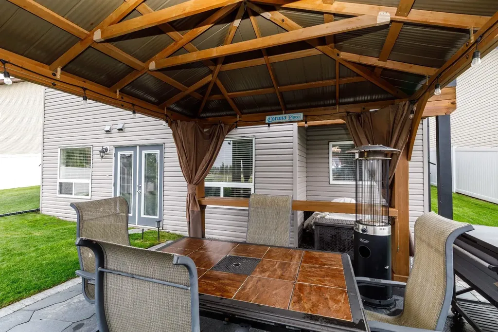 136 Illingsworth Close Red Deer AB T4R 0B1