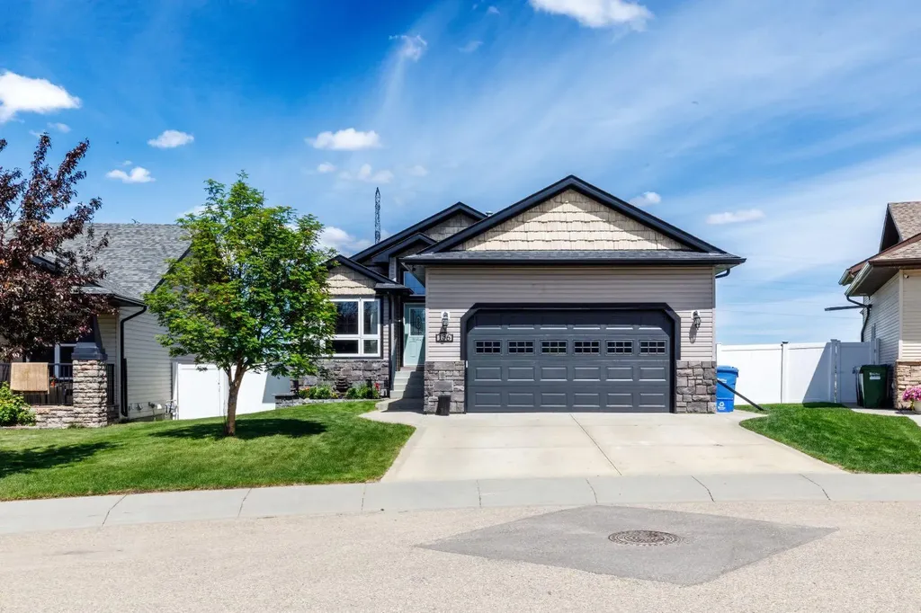 136 Illingsworth Close Red Deer AB T4R 0B1