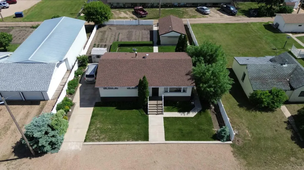 5015 51 Street Hardisty AB T0B 1V0
