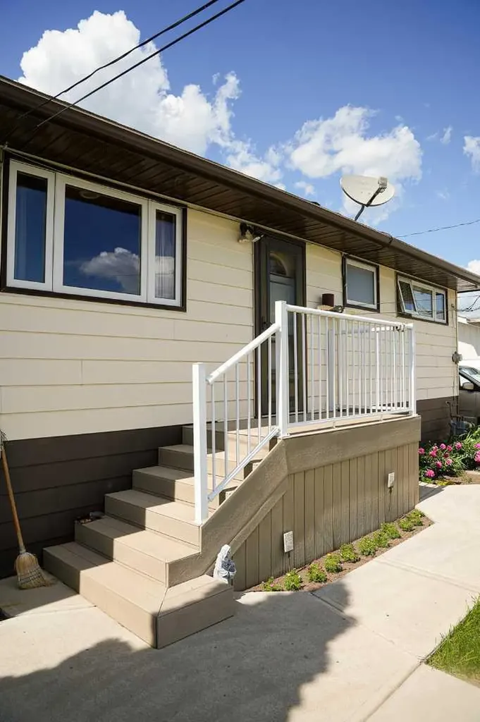 5015 51 Street Hardisty AB T0B 1V0