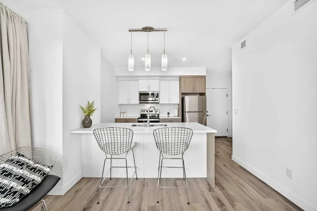 205 Spring Creek Common SW Calgary AB T3H 6H4