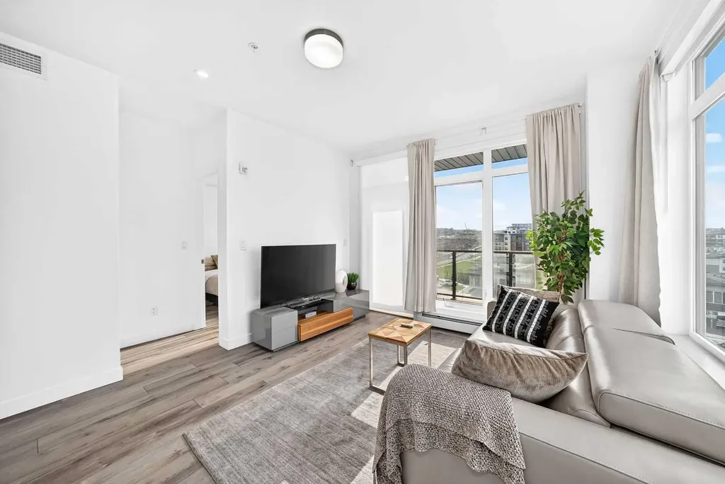 205 Spring Creek Common SW Calgary AB T3H 6H4
