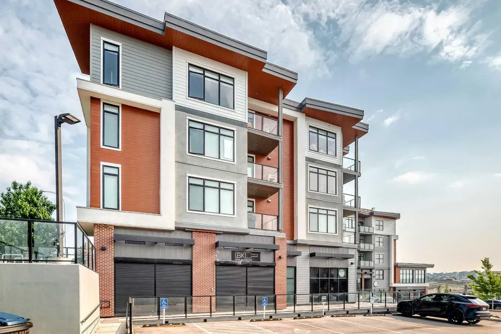 205 Spring Creek Common SW Calgary AB T3H 6H4