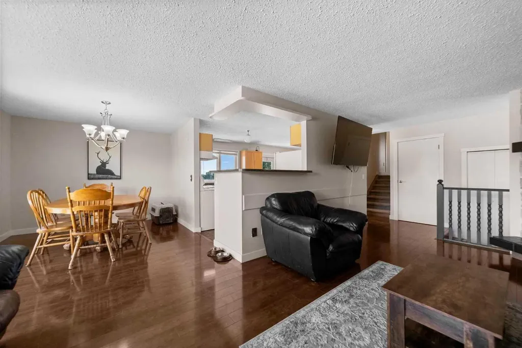 5407 48 Avenue Killam AB T0B 2L0