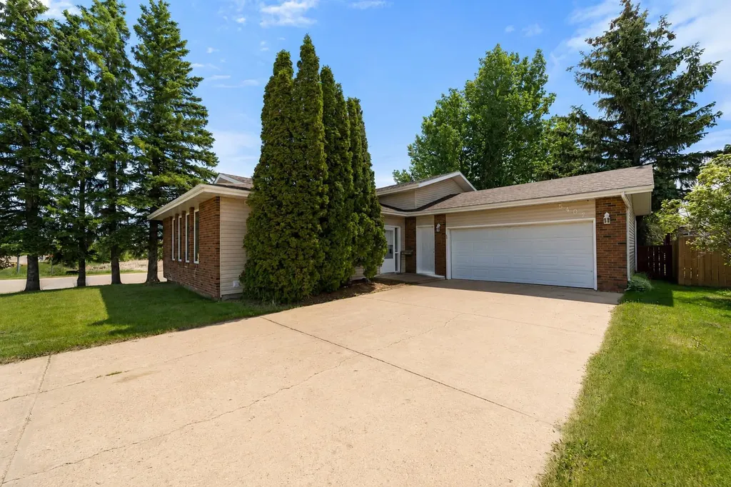 5407 48 Avenue Killam AB T0B 2L0