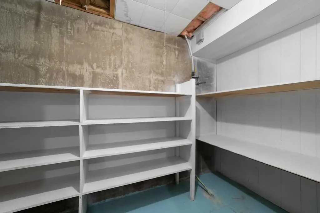 5407 48 Avenue Killam AB T0B 2L0