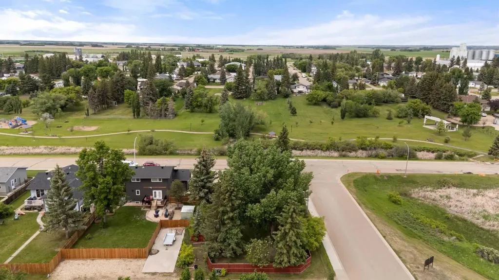 5407 48 Avenue Killam AB T0B 2L0
