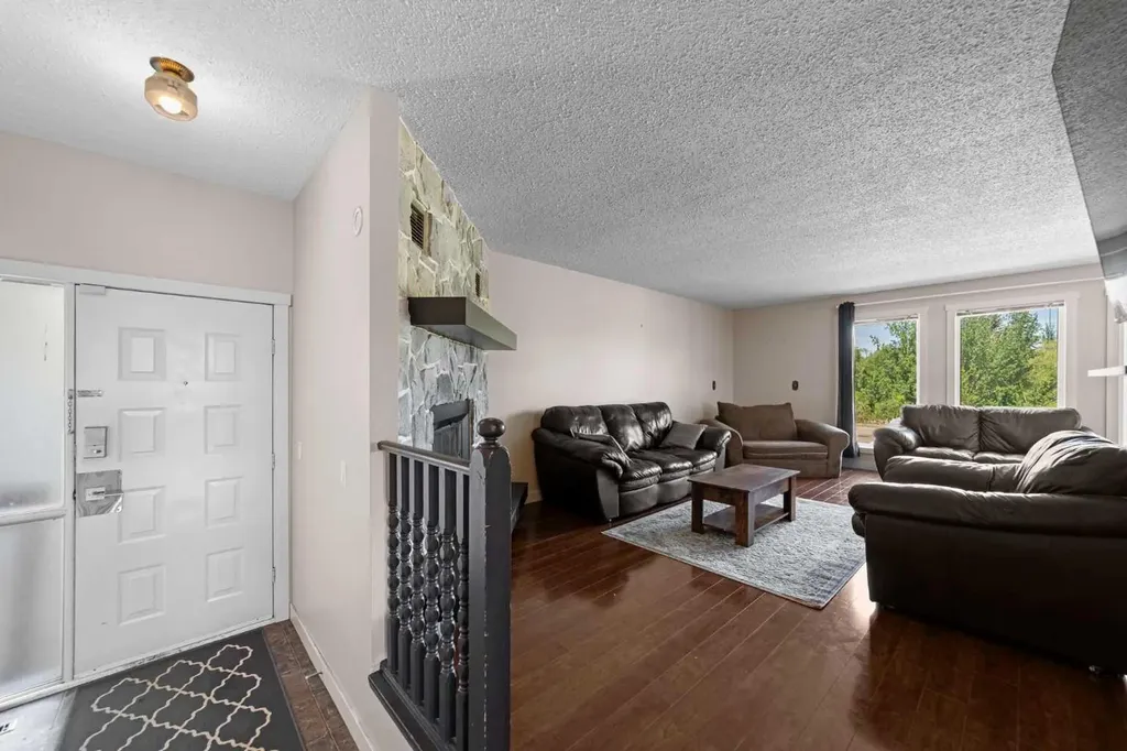 5407 48 Avenue Killam AB T0B 2L0