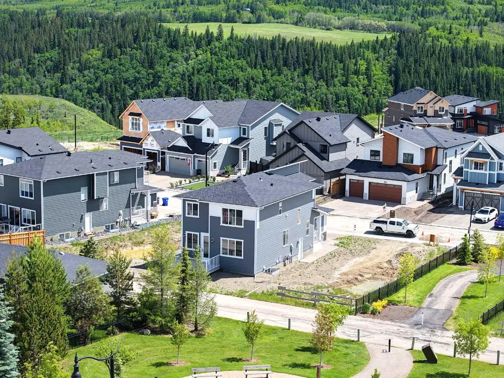 75 Sunvalley Way Cochrane AB T4C 0X8