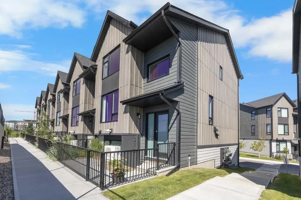85 Sage Hill Heights NW Calgary AB T3R 2E5