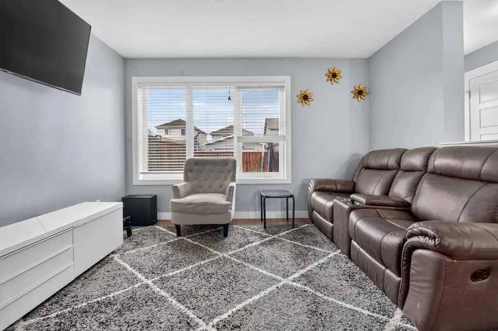 285 Coalbanks Boulevard W Lethbridge AB T1J 4V4