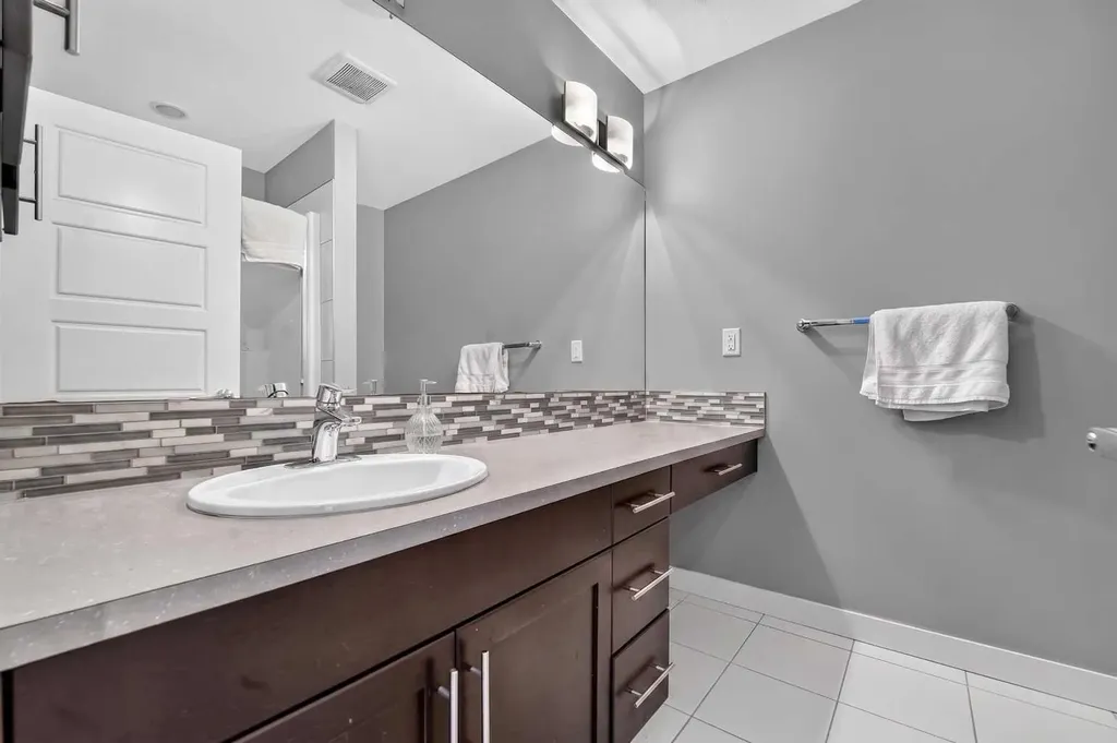 285 Coalbanks Boulevard W Lethbridge AB T1J 4V4