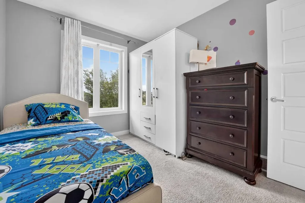 285 Coalbanks Boulevard W Lethbridge AB T1J 4V4
