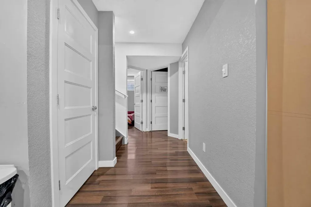 285 Coalbanks Boulevard W Lethbridge AB T1J 4V4