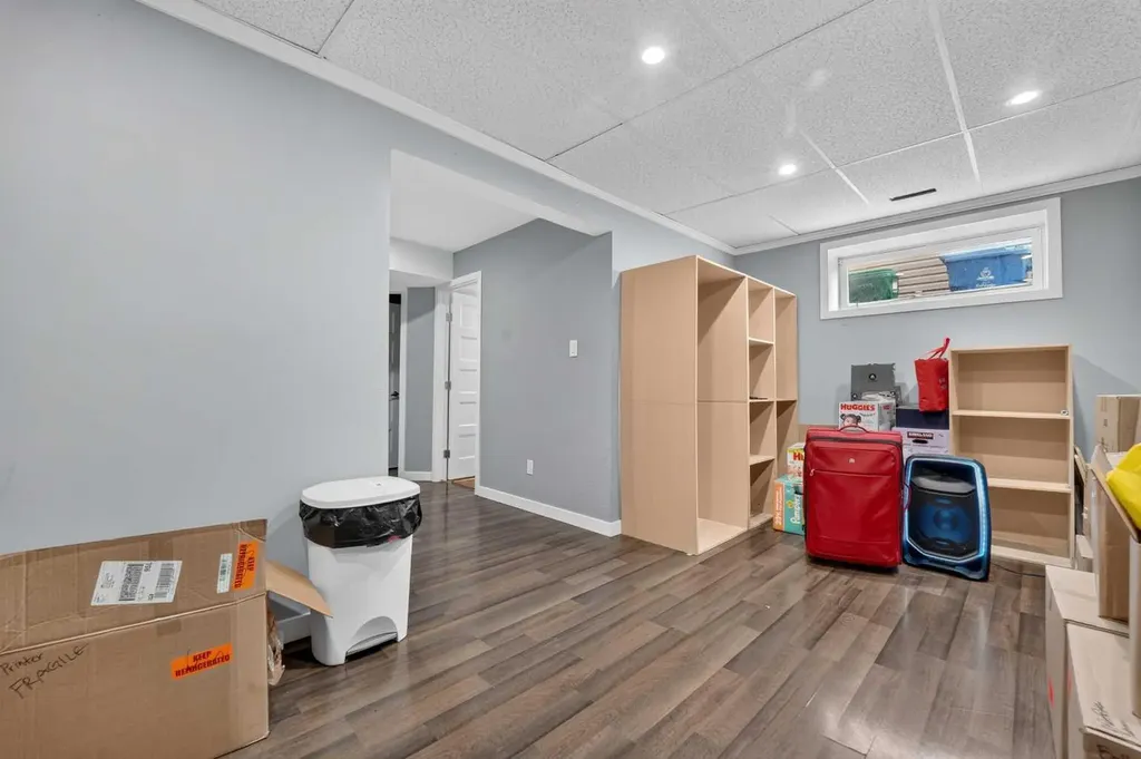 285 Coalbanks Boulevard W Lethbridge AB T1J 4V4
