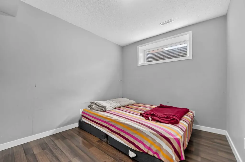 285 Coalbanks Boulevard W Lethbridge AB T1J 4V4