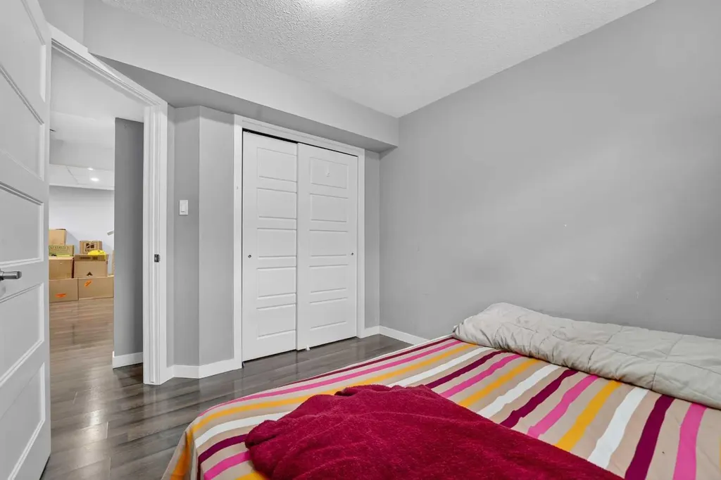 285 Coalbanks Boulevard W Lethbridge AB T1J 4V4