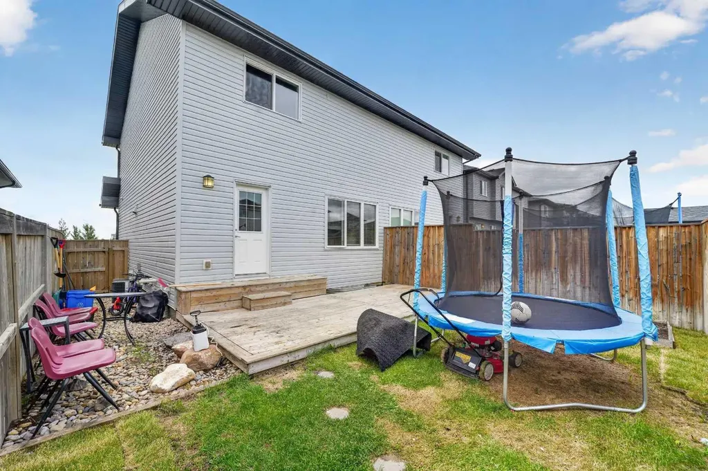 285 Coalbanks Boulevard W Lethbridge AB T1J 4V4