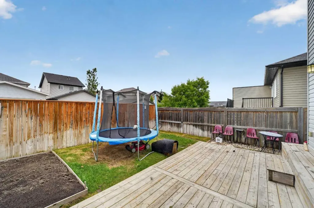 285 Coalbanks Boulevard W Lethbridge AB T1J 4V4