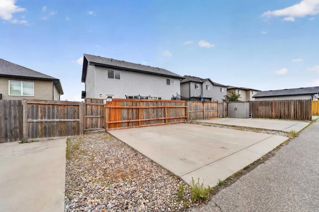 285 Coalbanks Boulevard W Lethbridge AB T1J 4V4