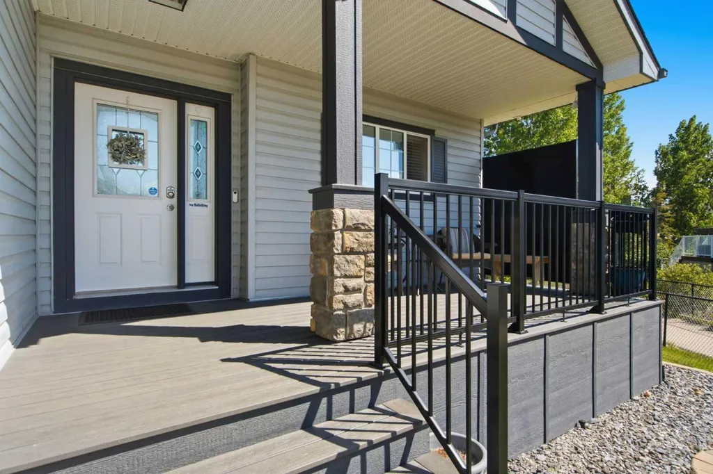 124 West Creek Glen Chestermere AB T1X 1P8
