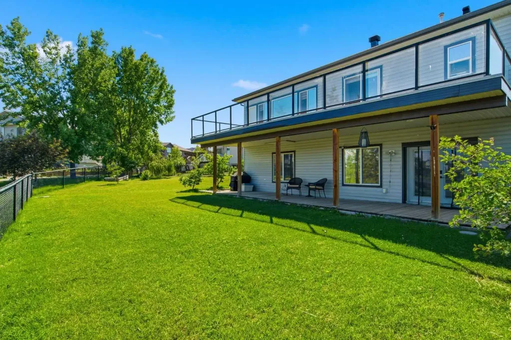 124 West Creek Glen Chestermere AB T1X 1P8