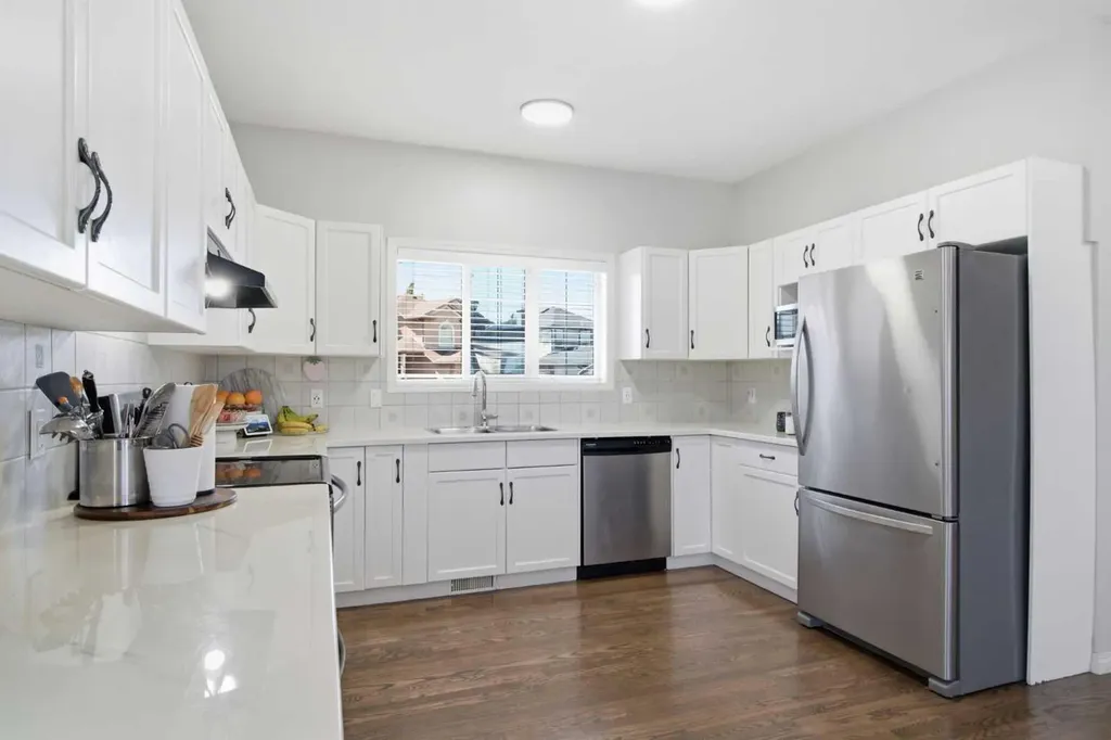 124 West Creek Glen Chestermere AB T1X 1P8