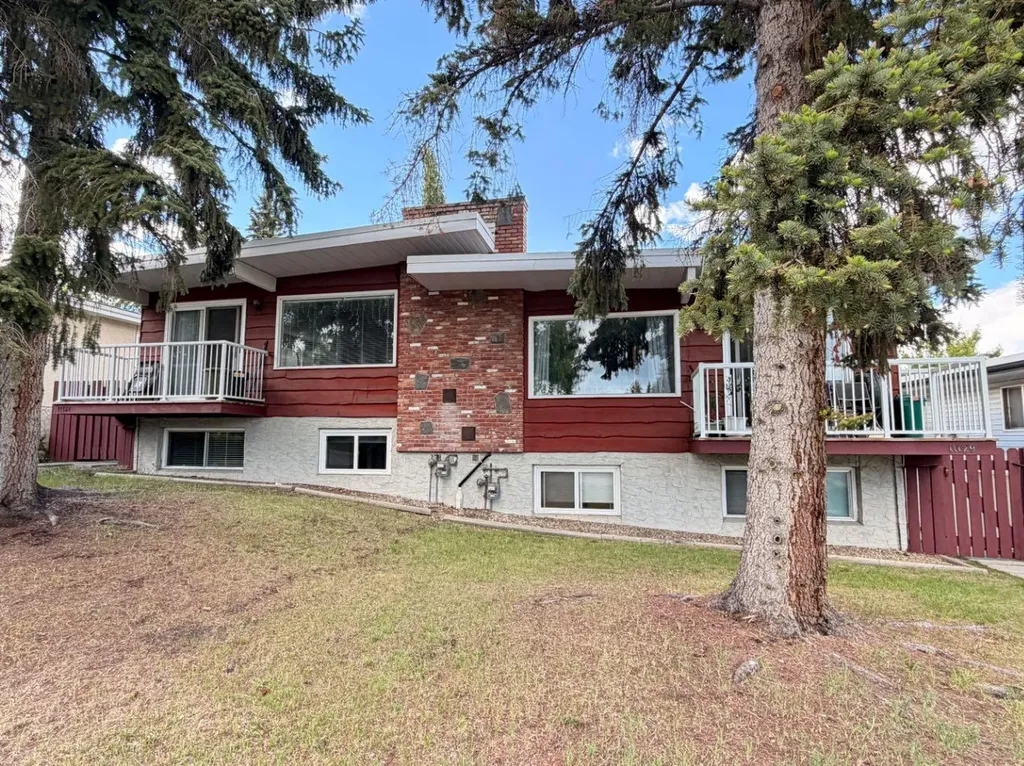 11129 & 11131 Sacramento Drive SW Calgary AB T2W 0J5