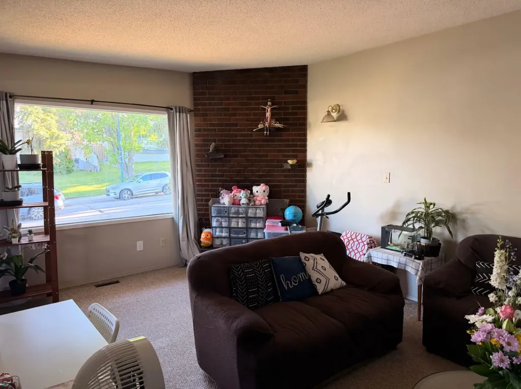 11129 & 11131 Sacramento Drive SW Calgary AB T2W 0J5