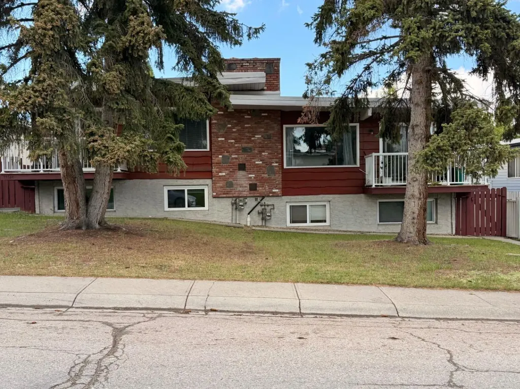 11129 & 11131 Sacramento Drive SW Calgary AB T2W 0J5