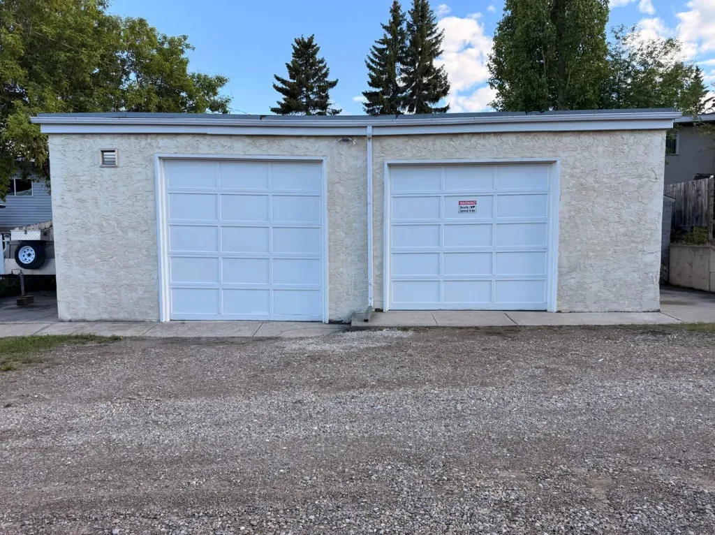 11129 & 11131 Sacramento Drive SW Calgary AB T2W 0J5