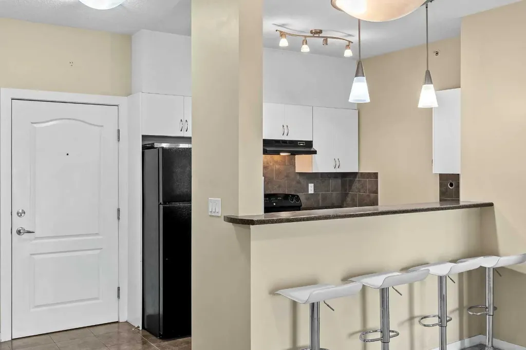 604 East Lake Boulevard NE Airdrie AB T4A 0G6