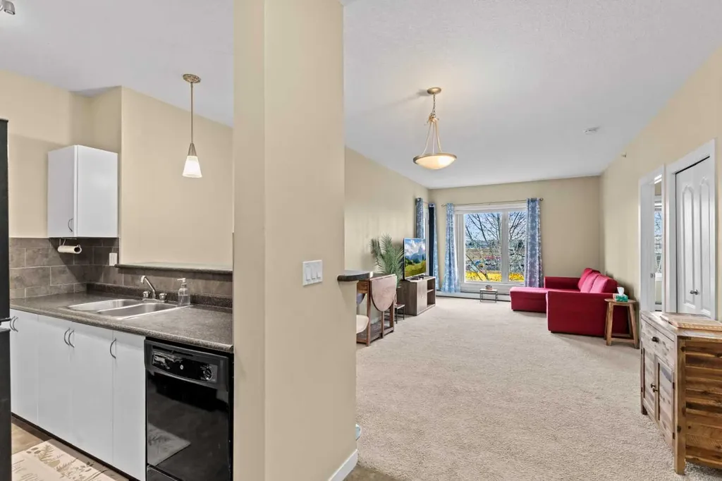 604 East Lake Boulevard NE Airdrie AB T4A 0G6