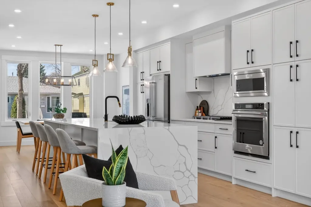 3114 4a Street NW Calgary AB T2M 3B4